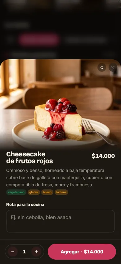 Carta de ejemplo de una postrería en el celular, con la foto grande del cheesecake de frutos rojos, su descripción y el botón para agregarlo
