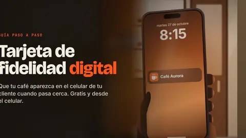 Celular en la mano con la pantalla bloqueada mostrando la tarjeta de un café, junto al titular Tarjeta de fidelidad digital